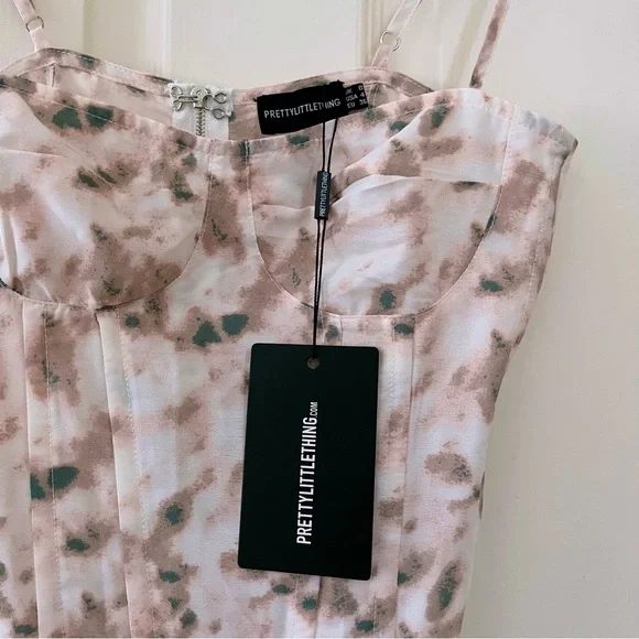 PrettyLittleThing structured corset top, size 8 - Picture 6 of 6